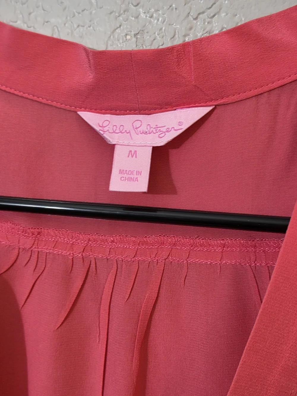 Lilly Pulitzer Silk Tie-Neck Sleeveless Blouse in Coral Pink Womens Medium - Picture 3 of 7